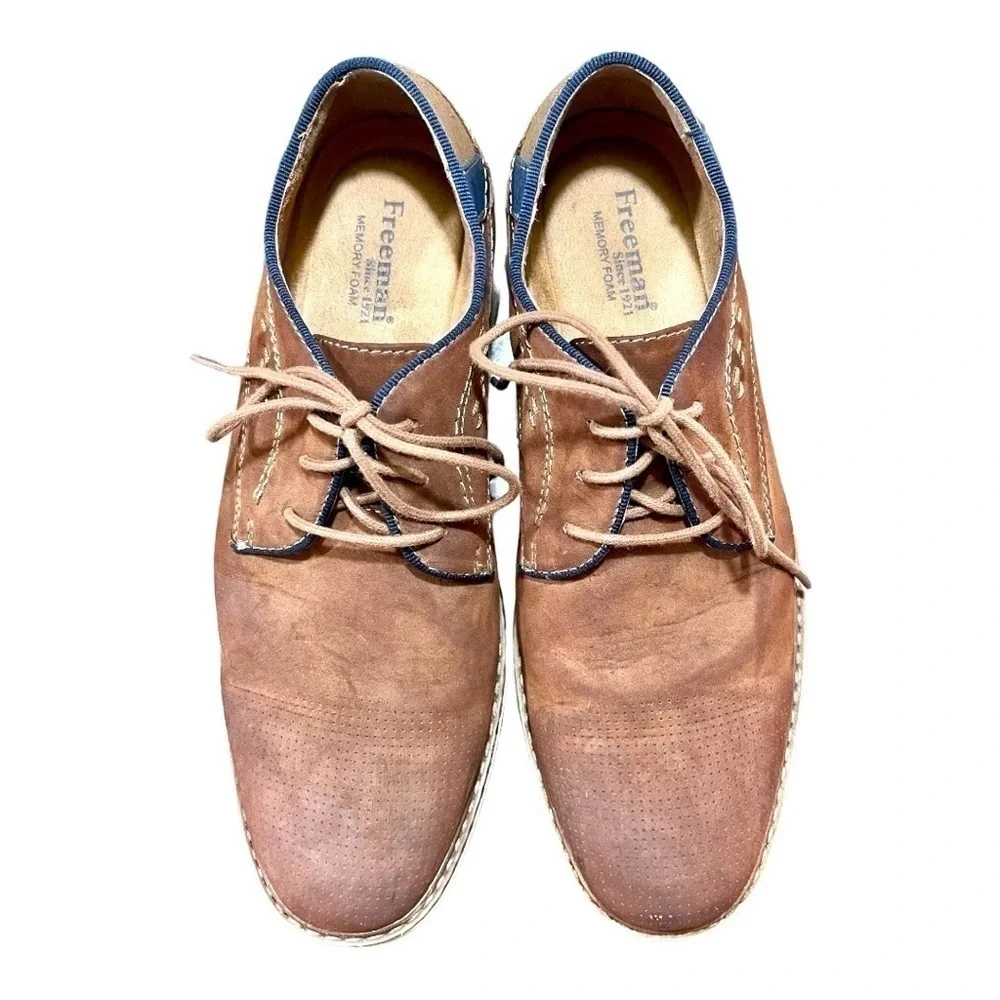 FREEMAN,SAWYER, MENS LACEUP OXFORDS. BROWN SUEDE WITH NAVY BLUE TRIM.SIZE 8 1/2M